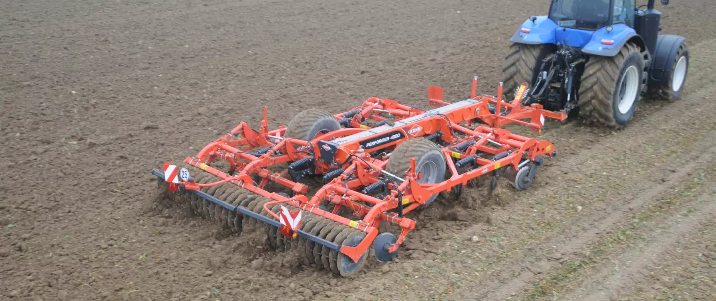 PERFORMER 4000 at work