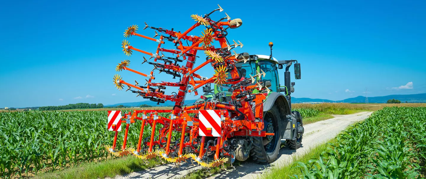ROWLINER - The versatile tool for precision weeding | KUHN