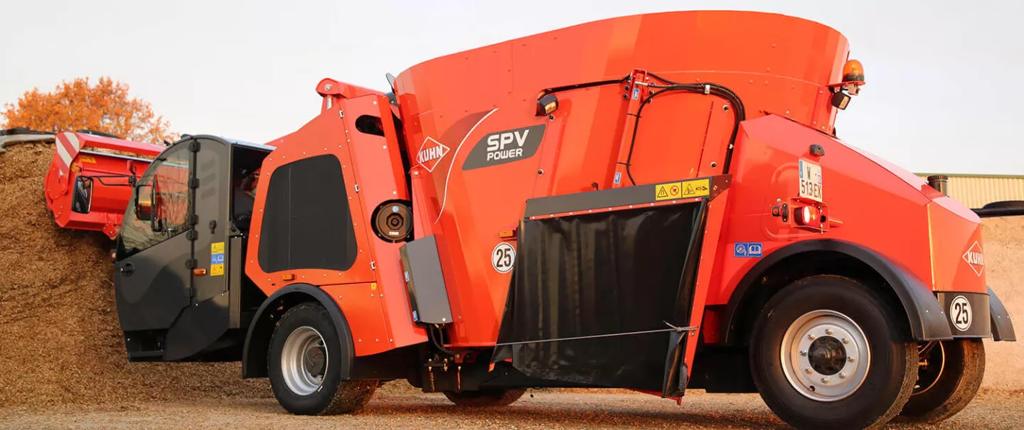 Static view of the SPV self-propelled mixer