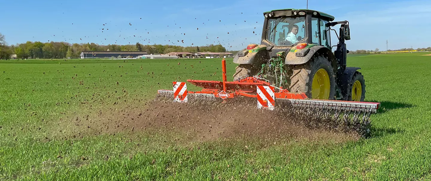 The STARLINER rotary hoe at work