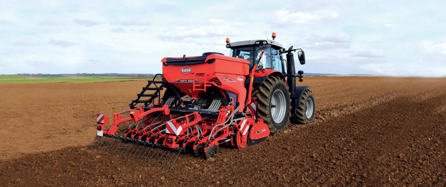 ISOBUS VENTA 3030 pneumatic integrated seed drill at work with HR 3040 power harrow