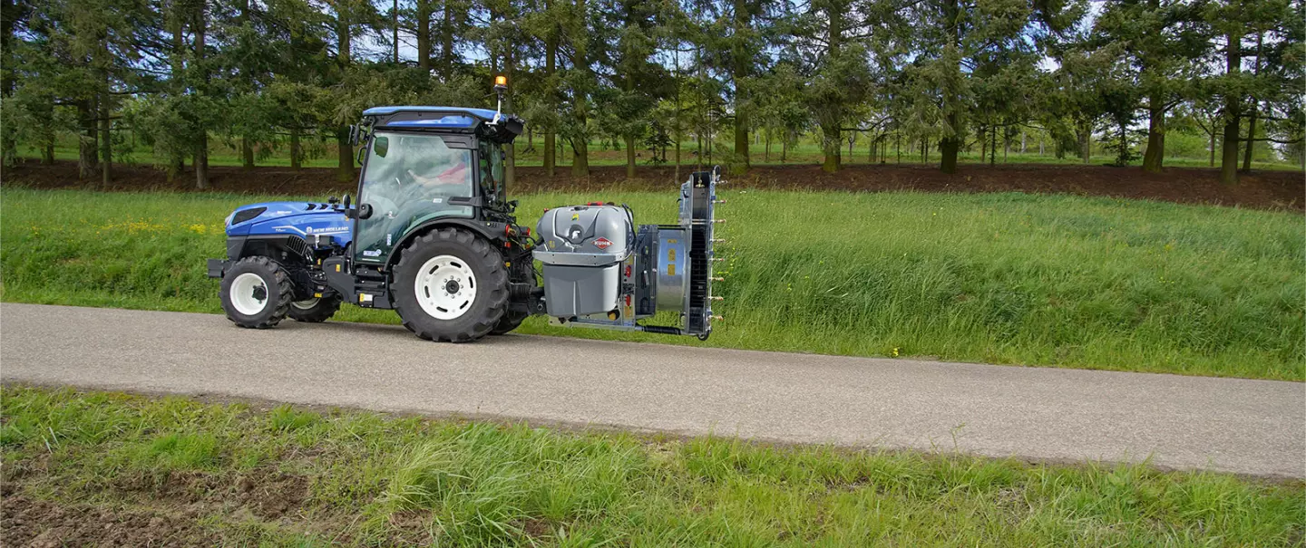 The ANTIS sprayer on the road