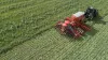 AUROCK getrokken zaaimachine voor duurzame landbouw zonder bodemverstoring aan het werk