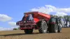 Le distributeur d'engrais AXENT au travail dans le champs