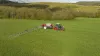 Pulverizador arrastrado METRIS 2 RHA3 de 36 m en un campo de trigo