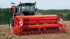 Integrated mechanical seed drill COMBILINER INTEGRA 4003 with the power harrow HR 4004 at work