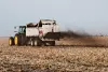 KUHN PSC 181 ProSpread apron box spreader in action