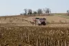KUHN SLC 132 manure spreader in action