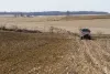 KUHN SLC 132 manure spreader in action