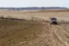 KUHN SLC 132 manure spreader in action