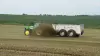 KUHN SLC 150 manure spreader in action